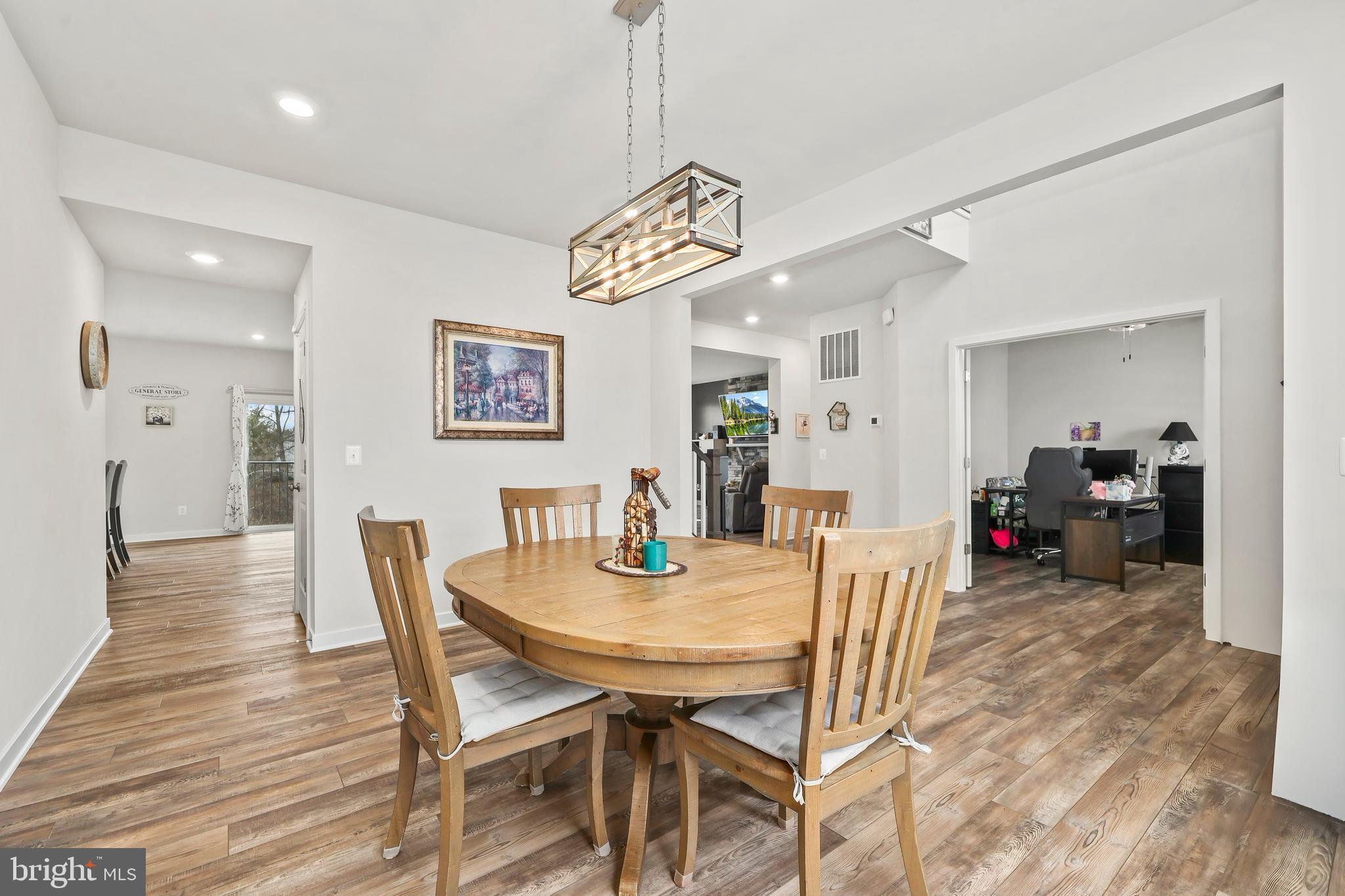 SENSENY VILLAGE - Residential