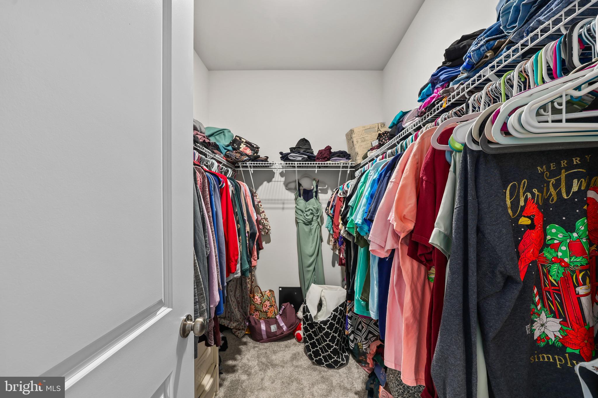 SENSENY VILLAGE - Residential