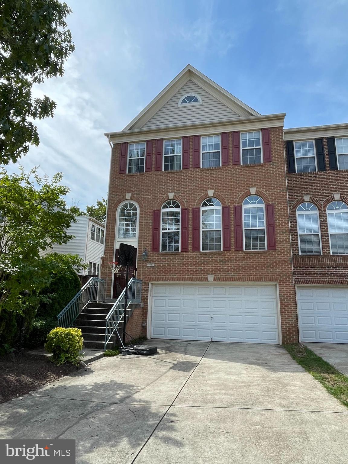 Lovely 3 Bedroom End Unit Townhome with 3-Level Extension in Creekside. 2 Full and 2 Half Bathrooms. Large Living Room and Separate Dining Room. Gourmet Kitchen with Granite Counters and Stainless Steel Appliances. Family Room w/FP off the Kitchen. Breakfast Area. 3 Large Bedrooms. Lovely Primary Bedroom with Walk-In Closet and Bathroom with Separate Tub and Shower. Large Lower Level Rec Room. Laundry on Bedroom Level. Hardwood Floors. Ceiling Fans. Deck. Fenced Yard. 2-Car Garage. Convenient to shopping and commuter routes. No Pets/No Smokers. $50 Application Fee.