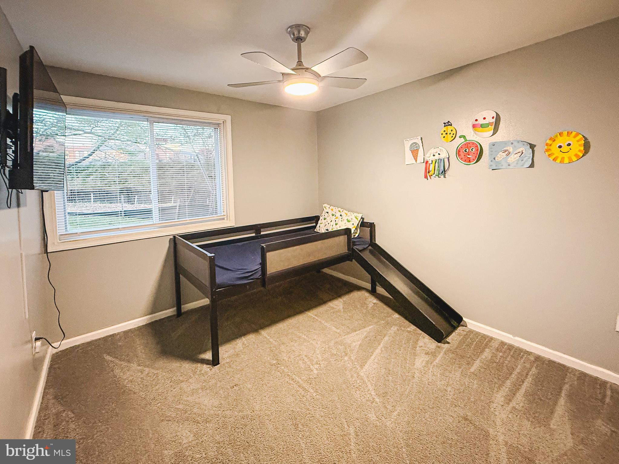 HOLLY HILL CONDOMINIUMS - Residential Lease