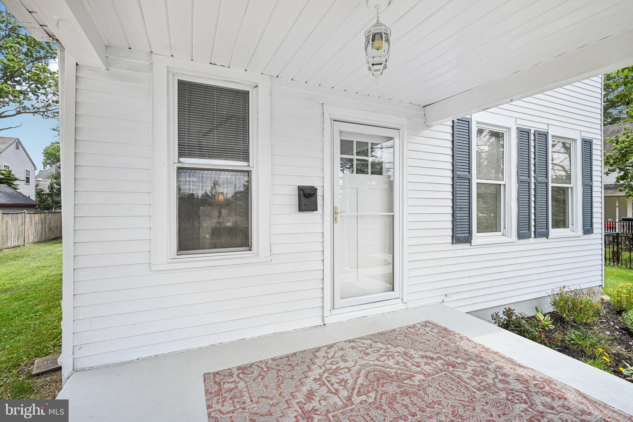 207 NE ATLANTIC AVENUE