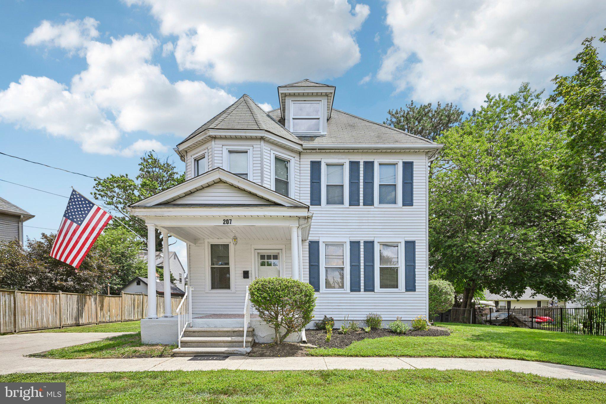 207 NE ATLANTIC AVENUE