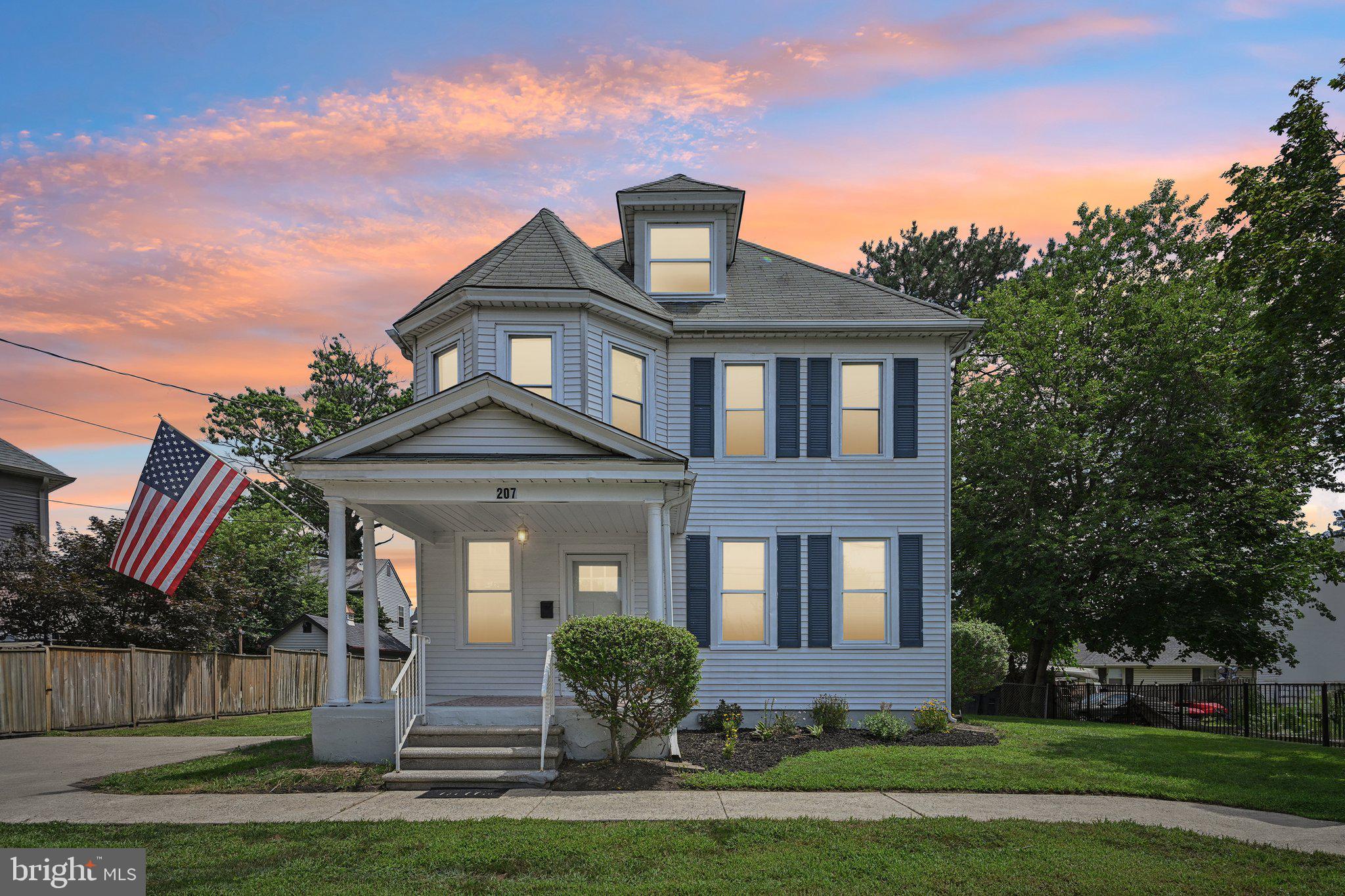 207 NE ATLANTIC AVENUE