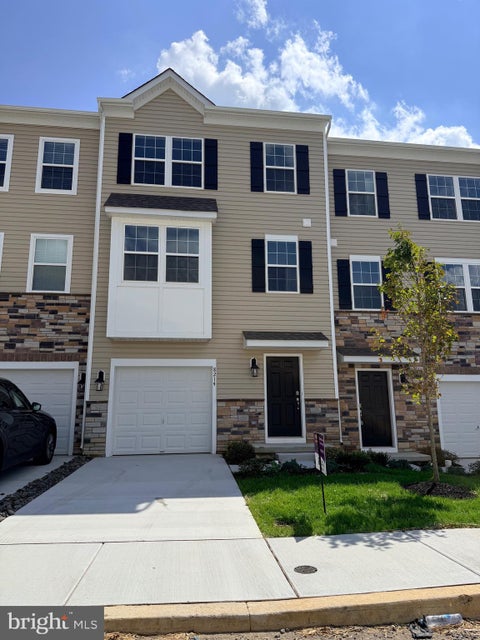 Townhouse For Rent - 8214 Alexander Court<br/> BREINIGSVILLE, PA 18031
