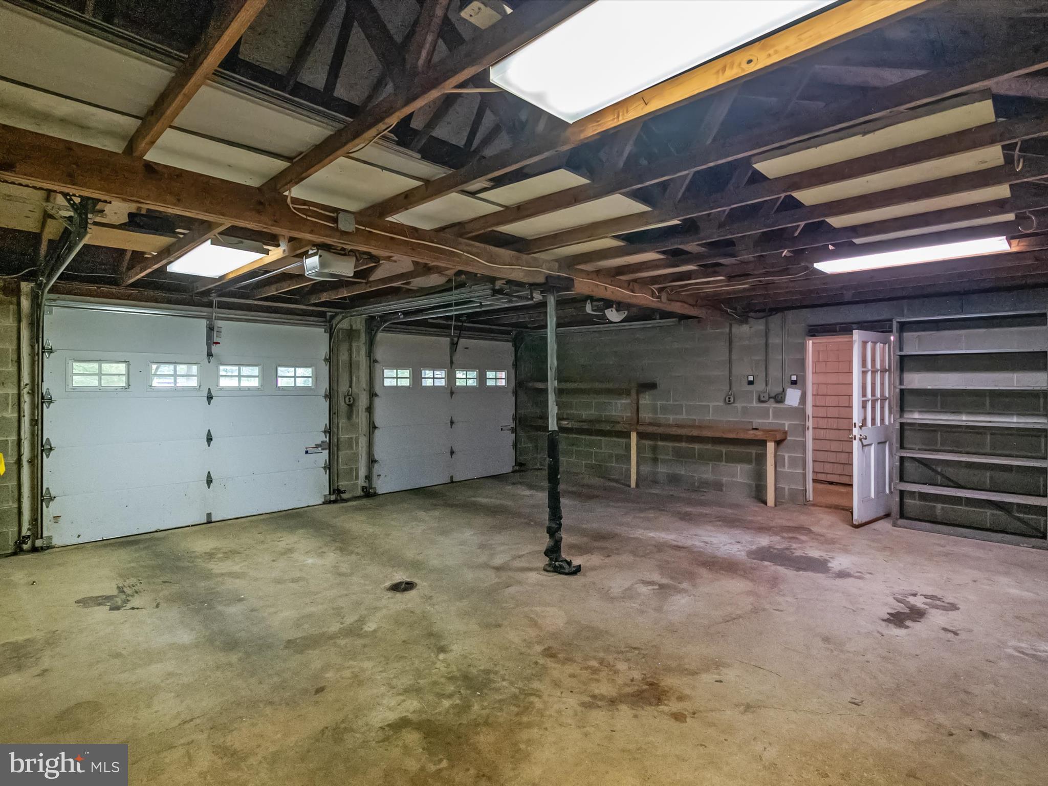 HALLMARK WOODS - Residential