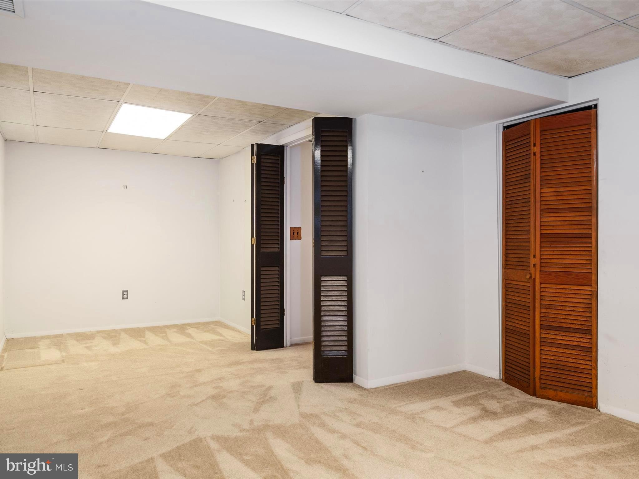 HALLMARK WOODS - Residential