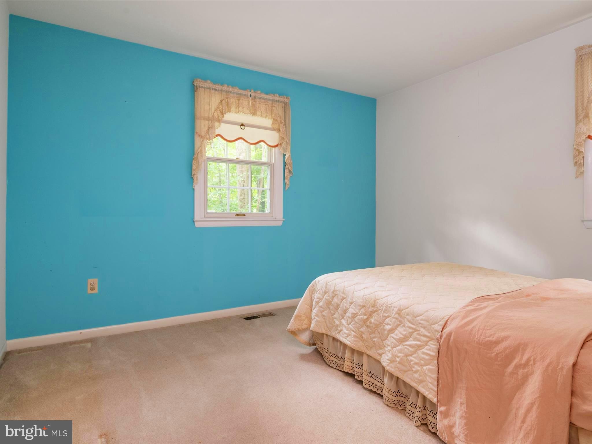 HALLMARK WOODS - Residential