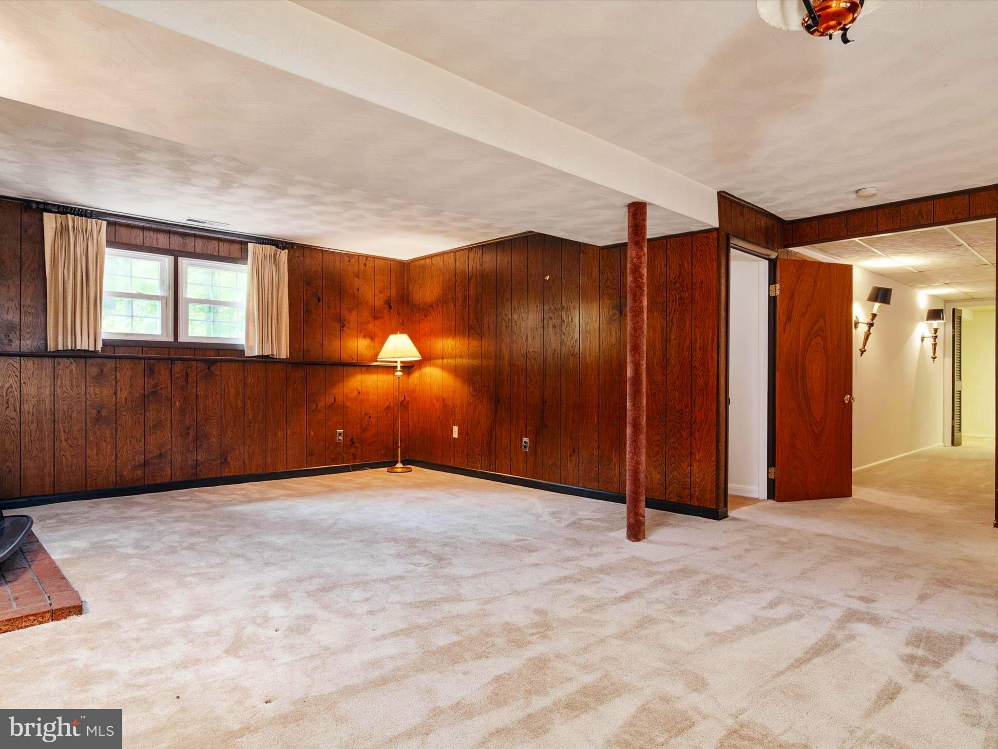 HALLMARK WOODS - Residential