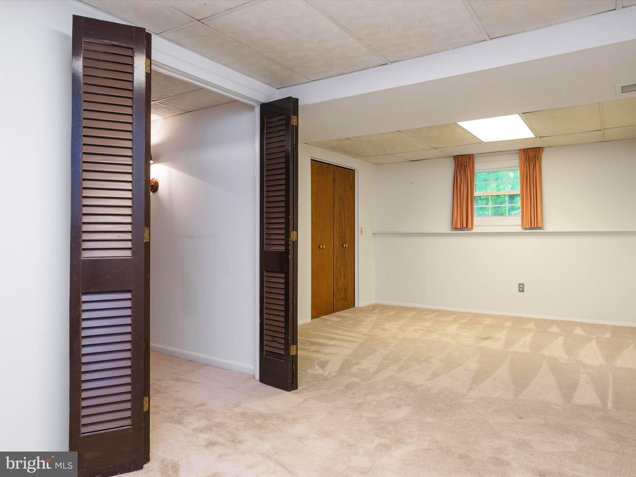 HALLMARK WOODS - Residential