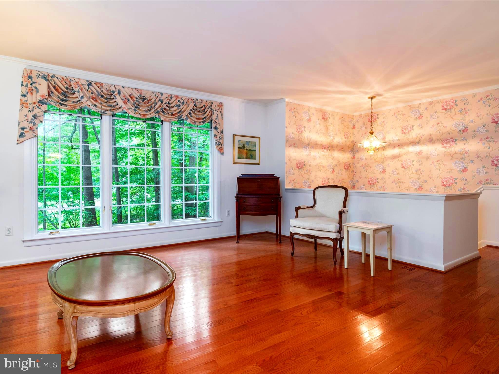 HALLMARK WOODS - Residential