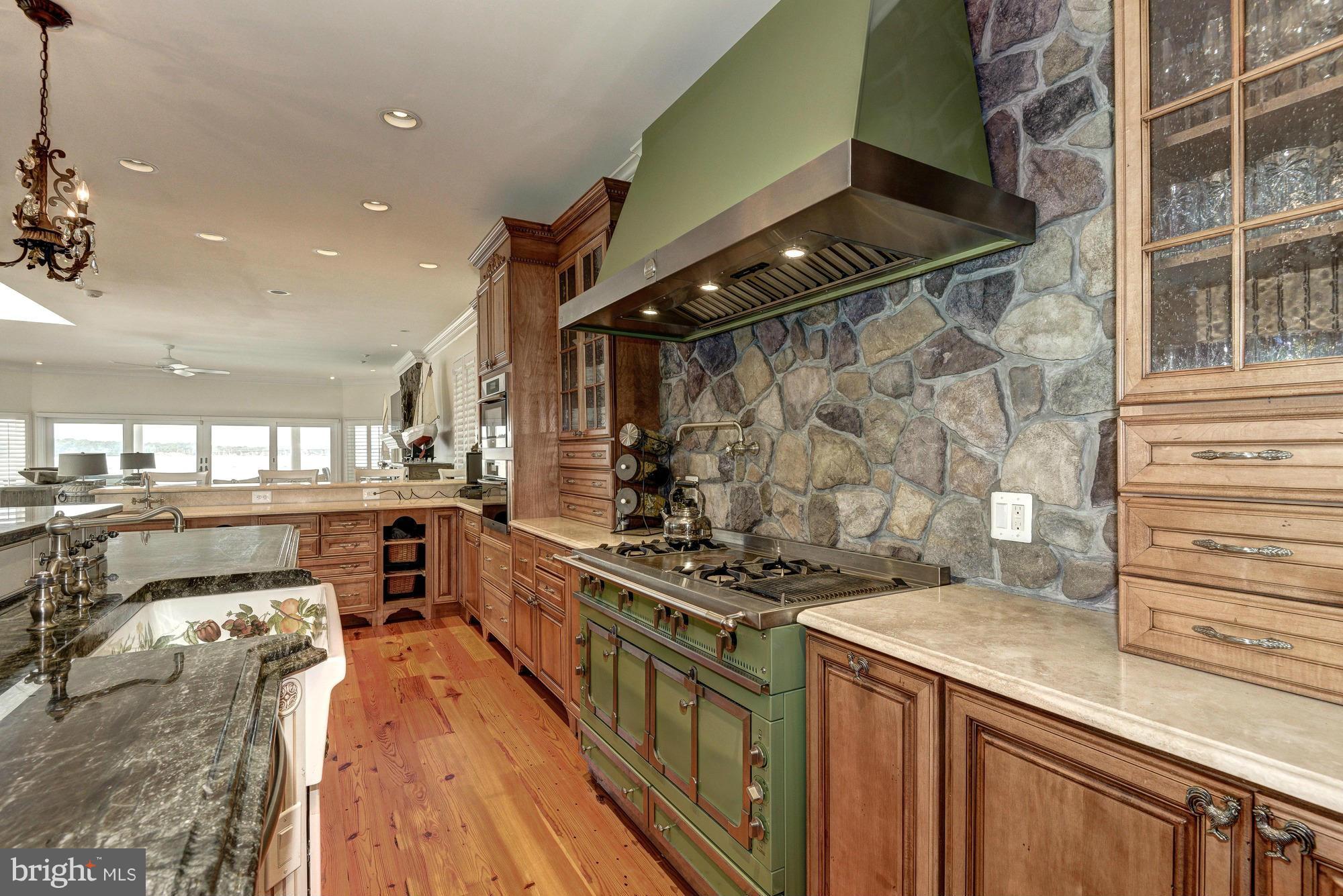 WILD ROSE SHORES - Residential