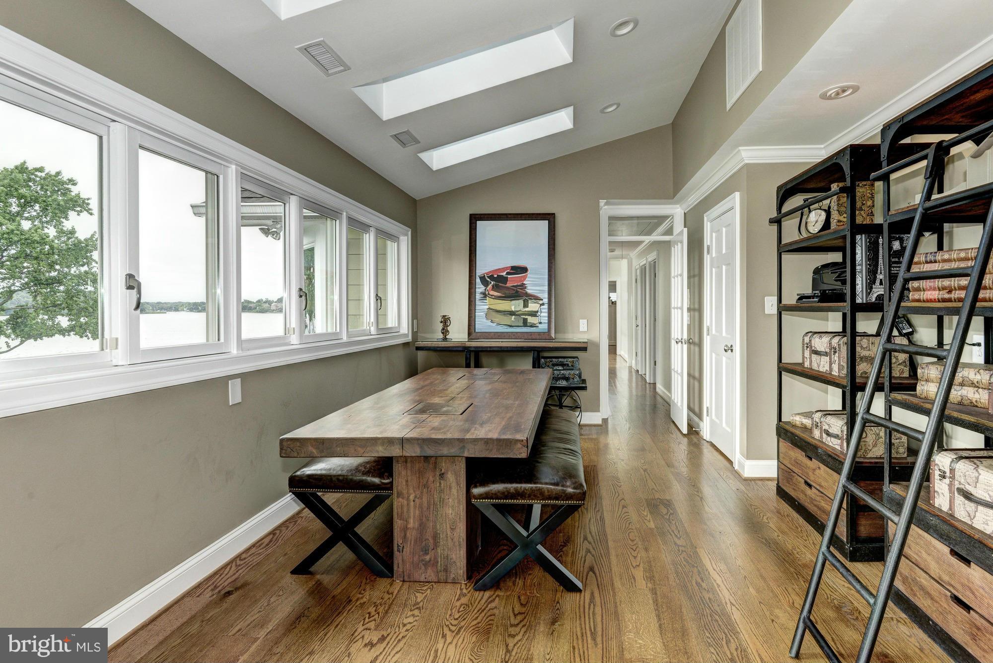 WILD ROSE SHORES - Residential