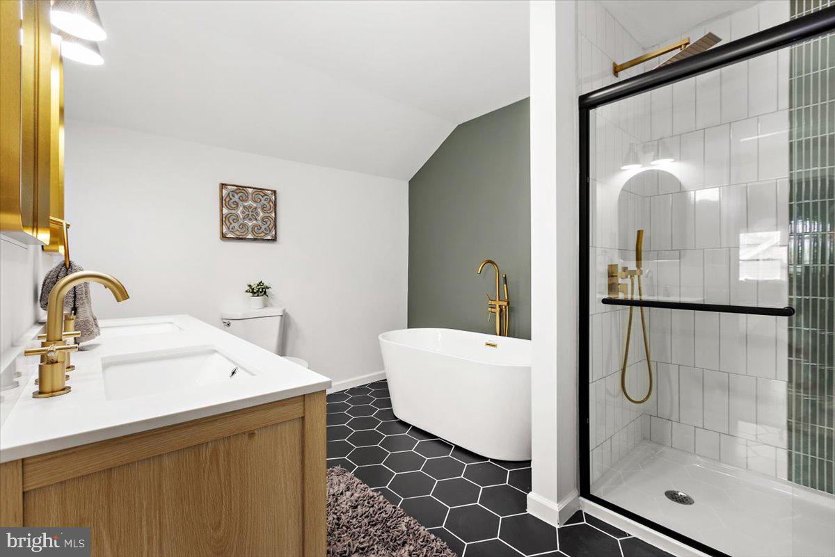 ROSEMONT EAST - Residential