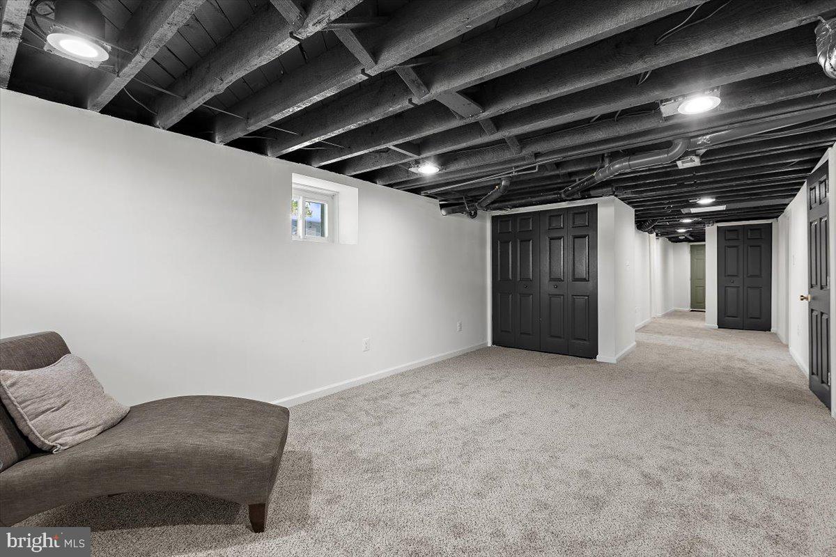 ROSEMONT EAST - Residential