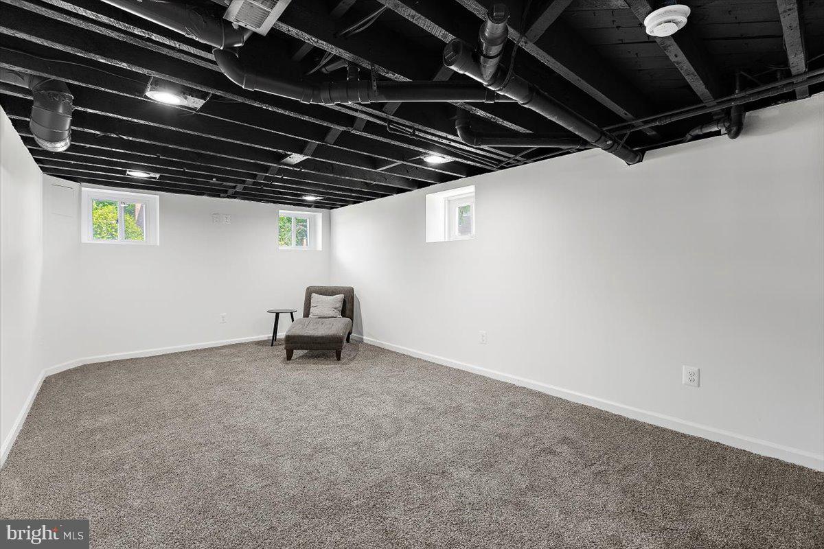 ROSEMONT EAST - Residential