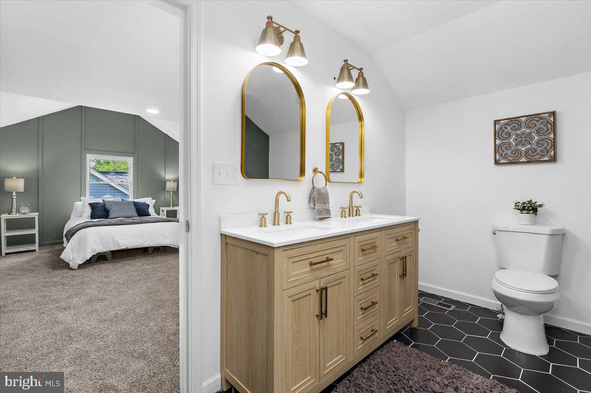 ROSEMONT EAST - Residential