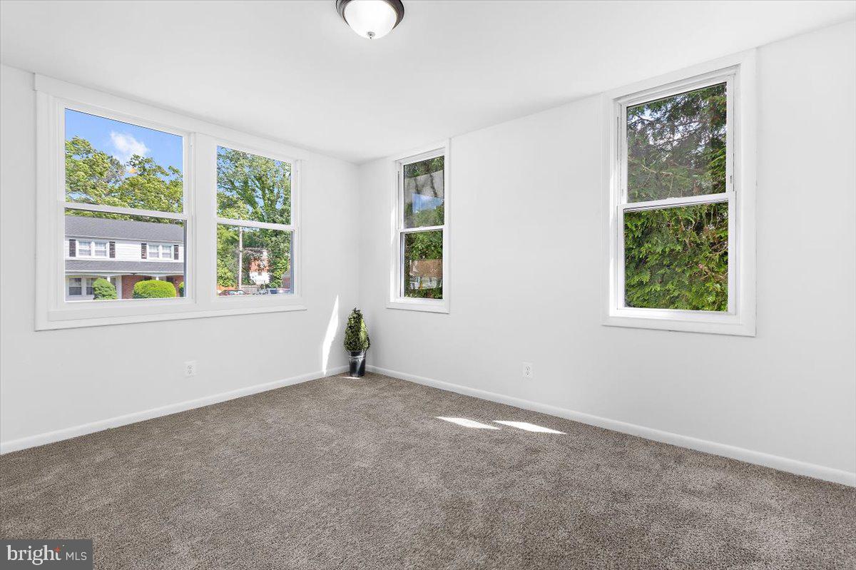 ROSEMONT EAST - Residential