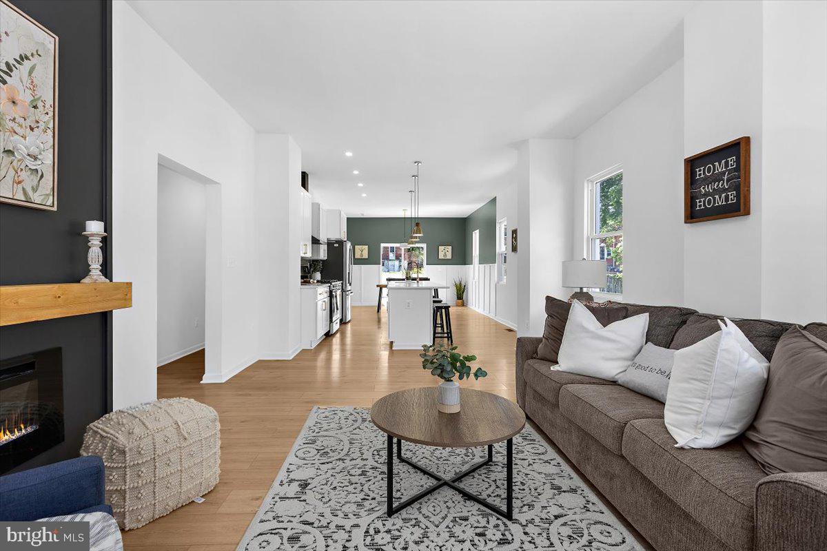 ROSEMONT EAST - Residential