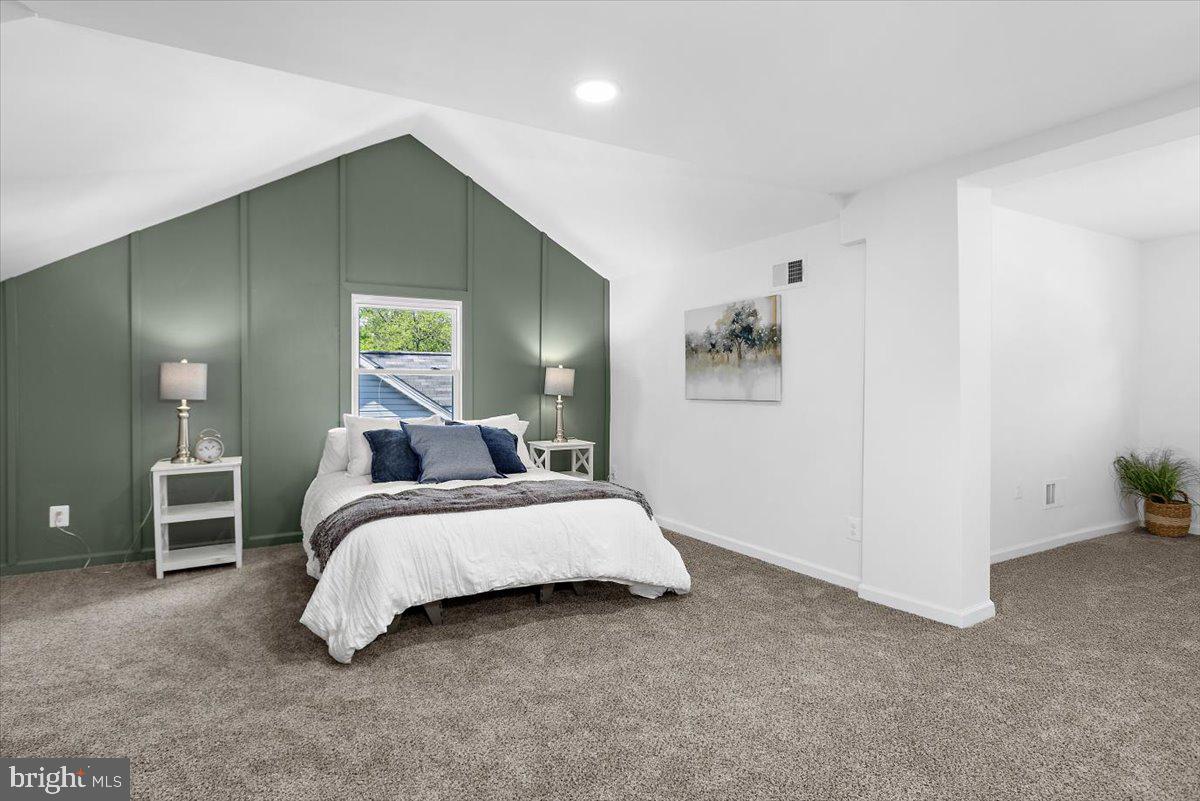 ROSEMONT EAST - Residential