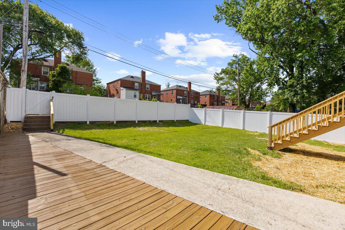 ROSEMONT EAST - Residential