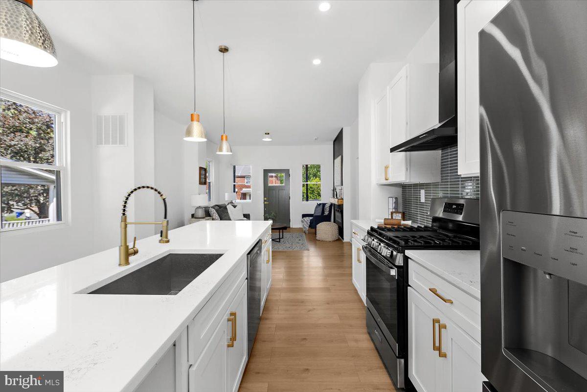 ROSEMONT EAST - Residential