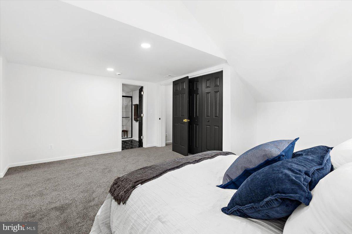 ROSEMONT EAST - Residential