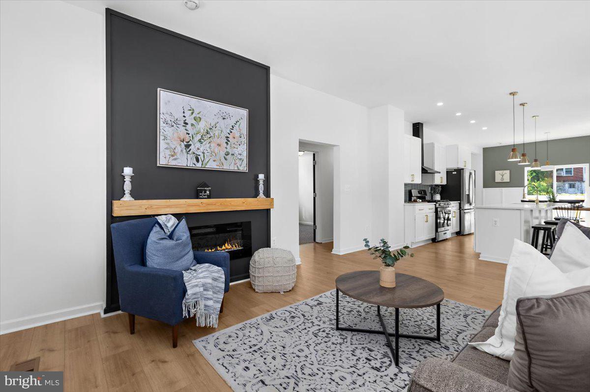 ROSEMONT EAST - Residential