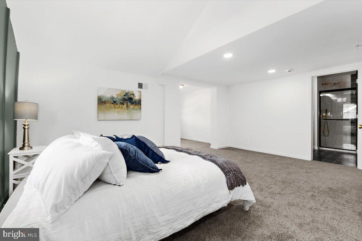 ROSEMONT EAST - Residential