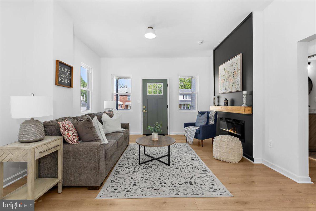 ROSEMONT EAST - Residential