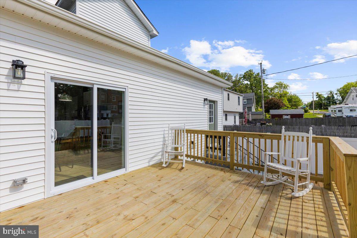 ROSEMONT EAST - Residential