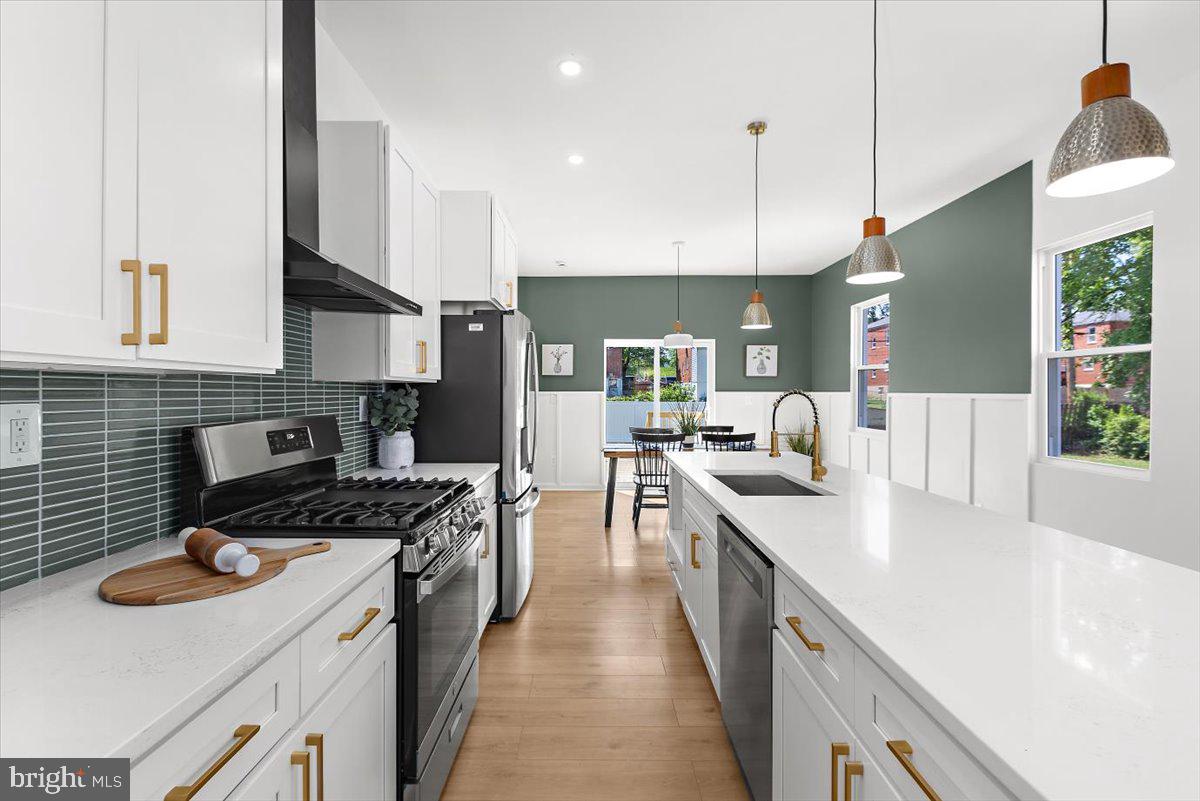 ROSEMONT EAST - Residential