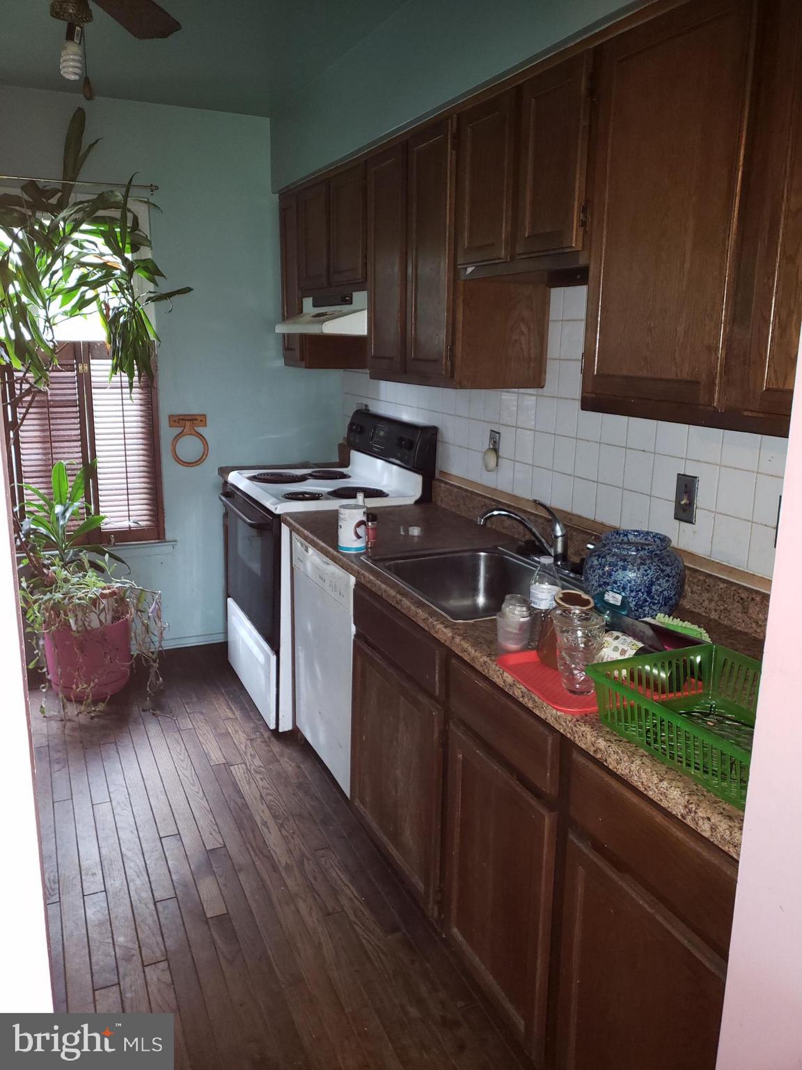 CROMWELL STATION - Residential