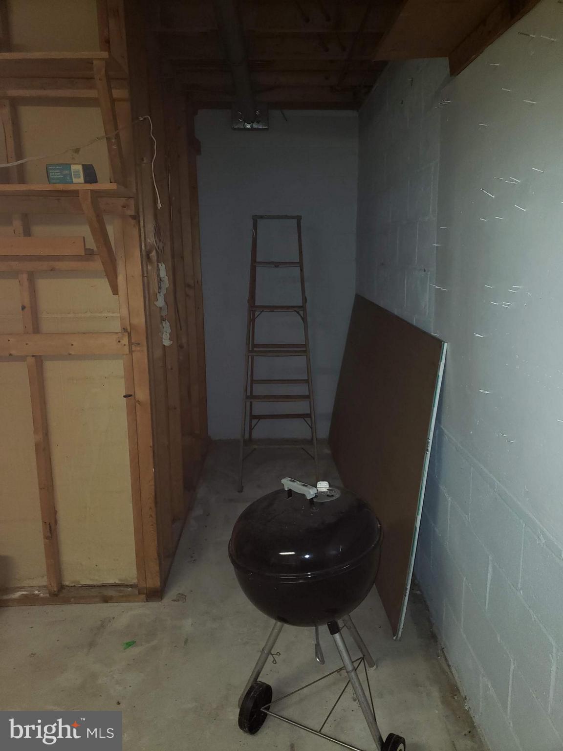 CROMWELL STATION - Residential