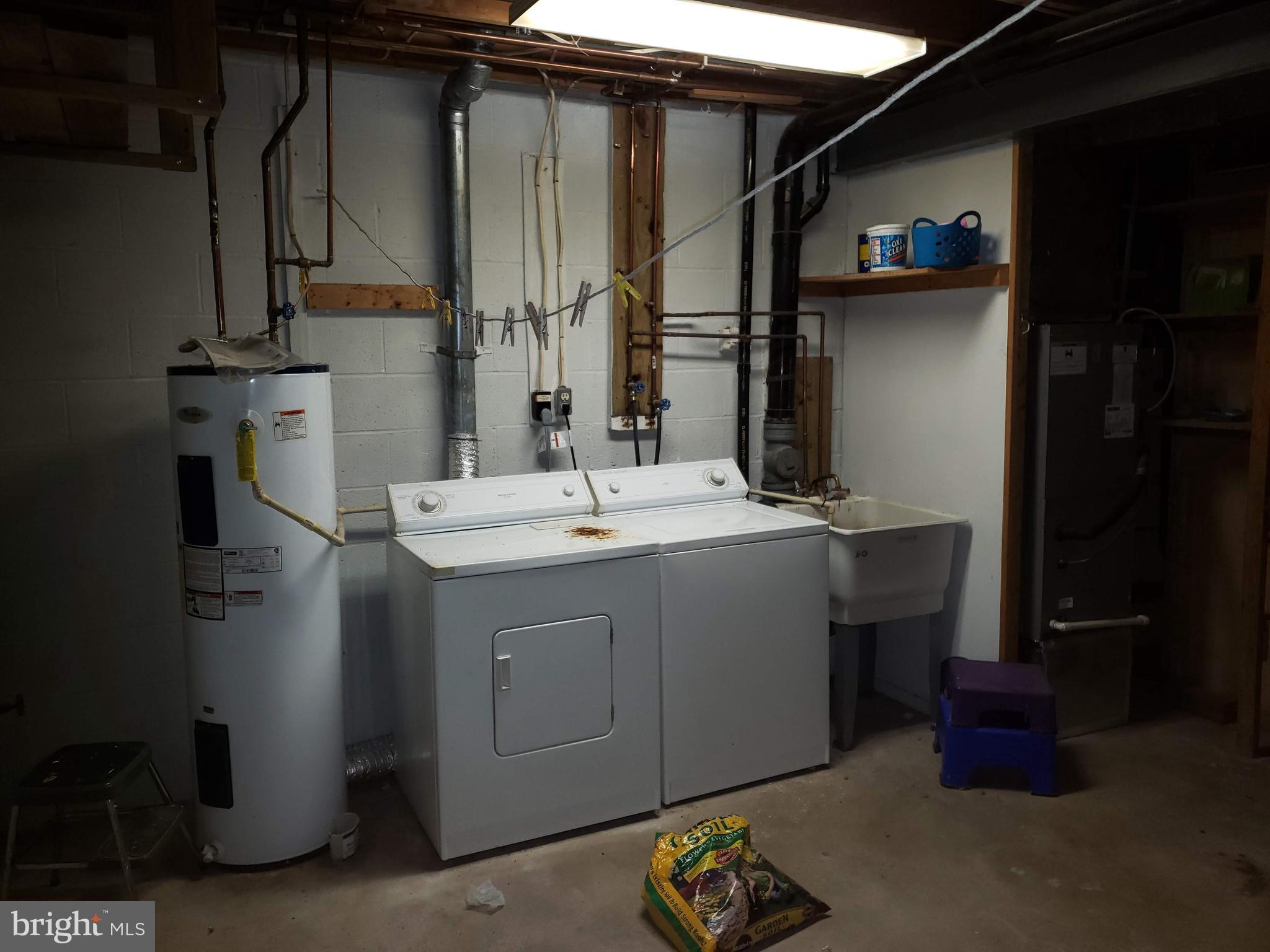 CROMWELL STATION - Residential