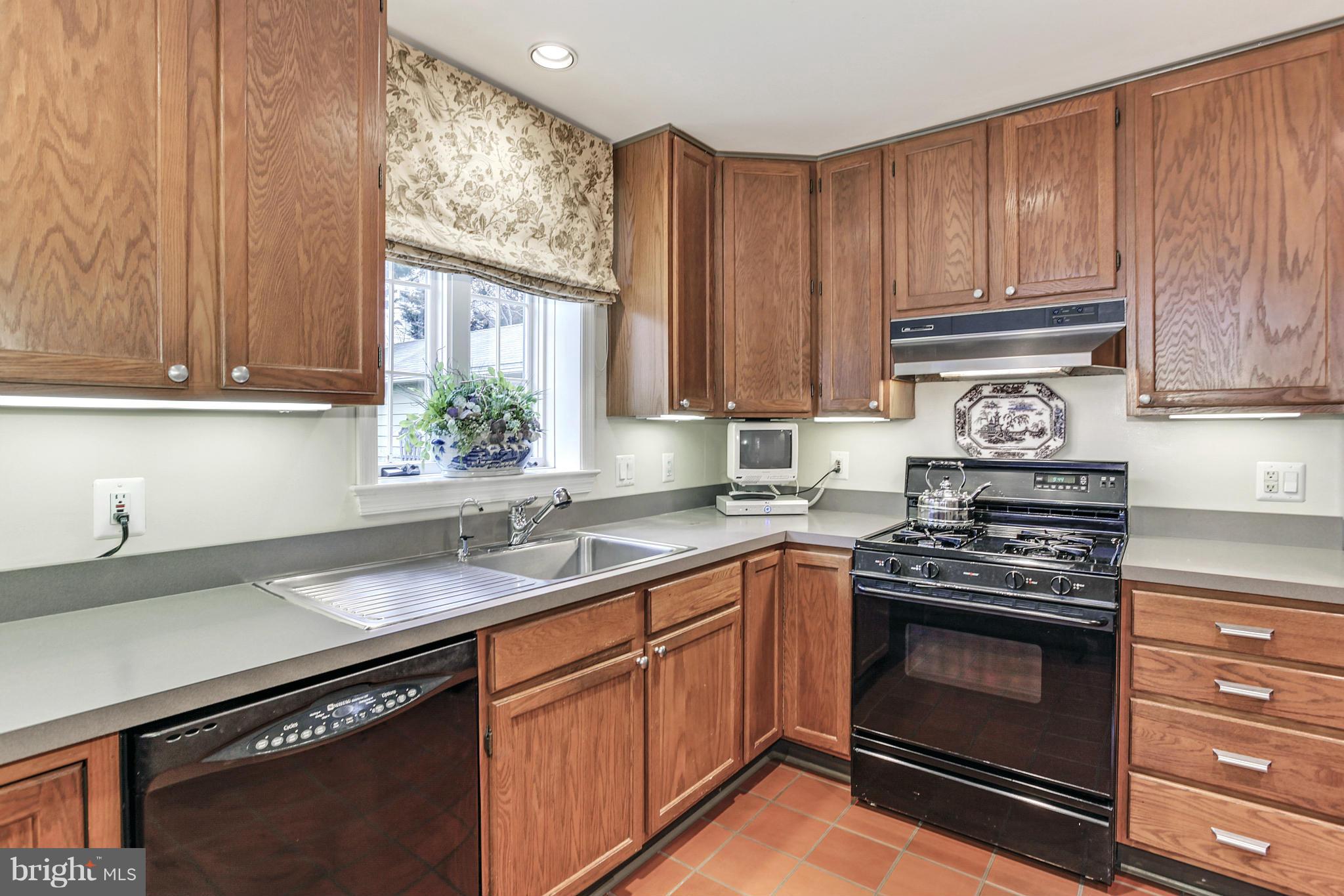 WHEATLEY HILLS - Residential