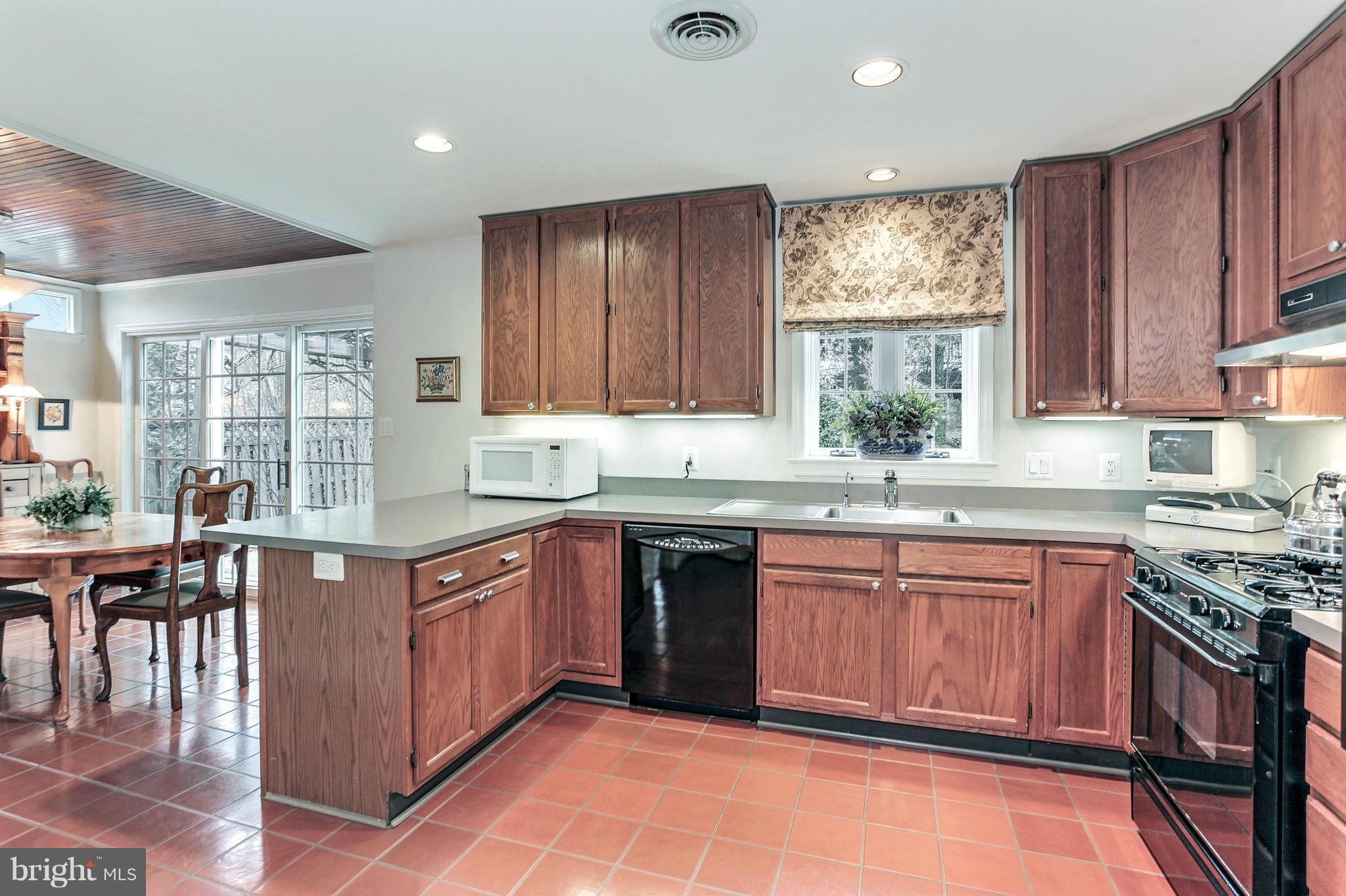 WHEATLEY HILLS - Residential