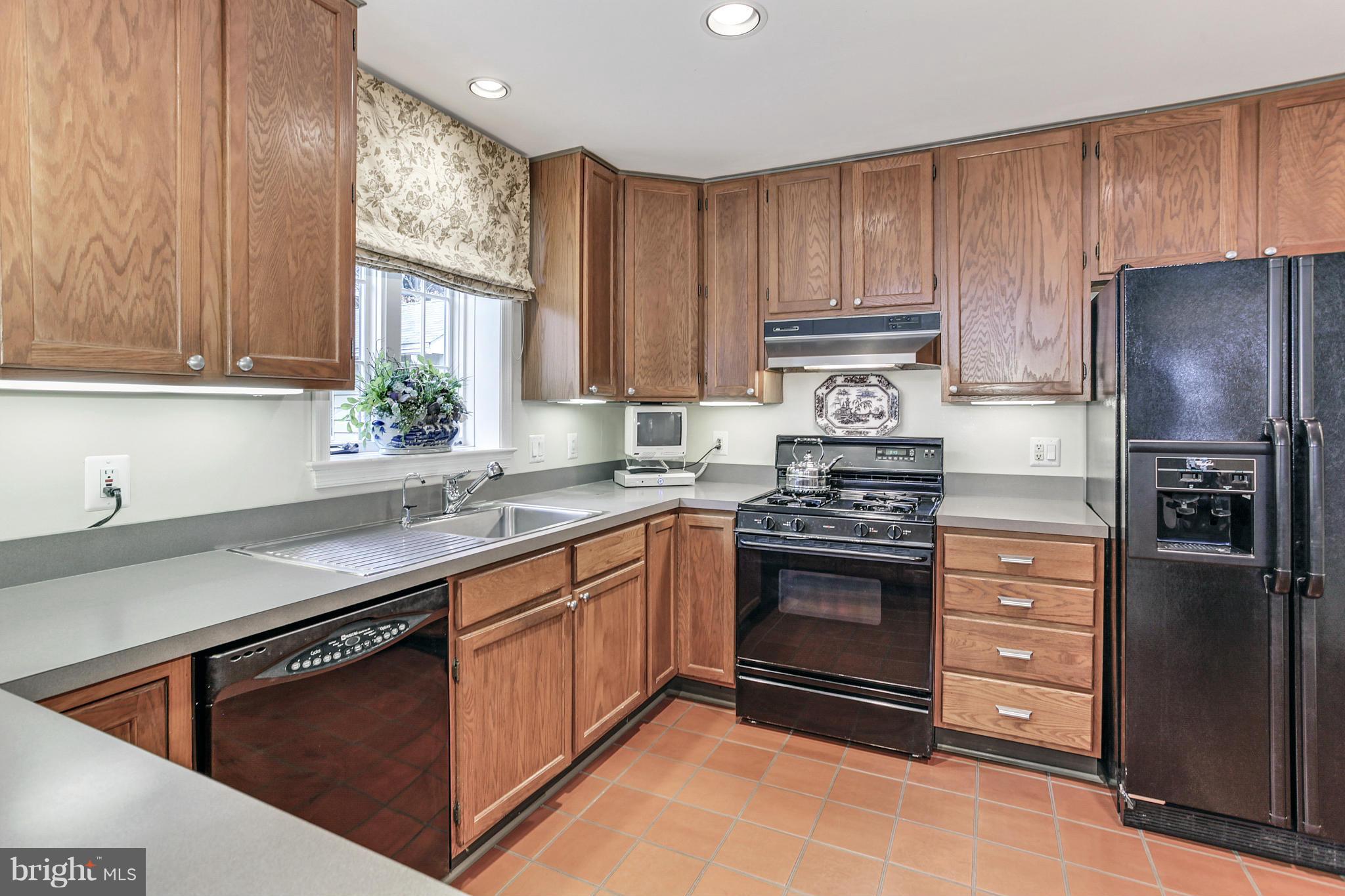 WHEATLEY HILLS - Residential