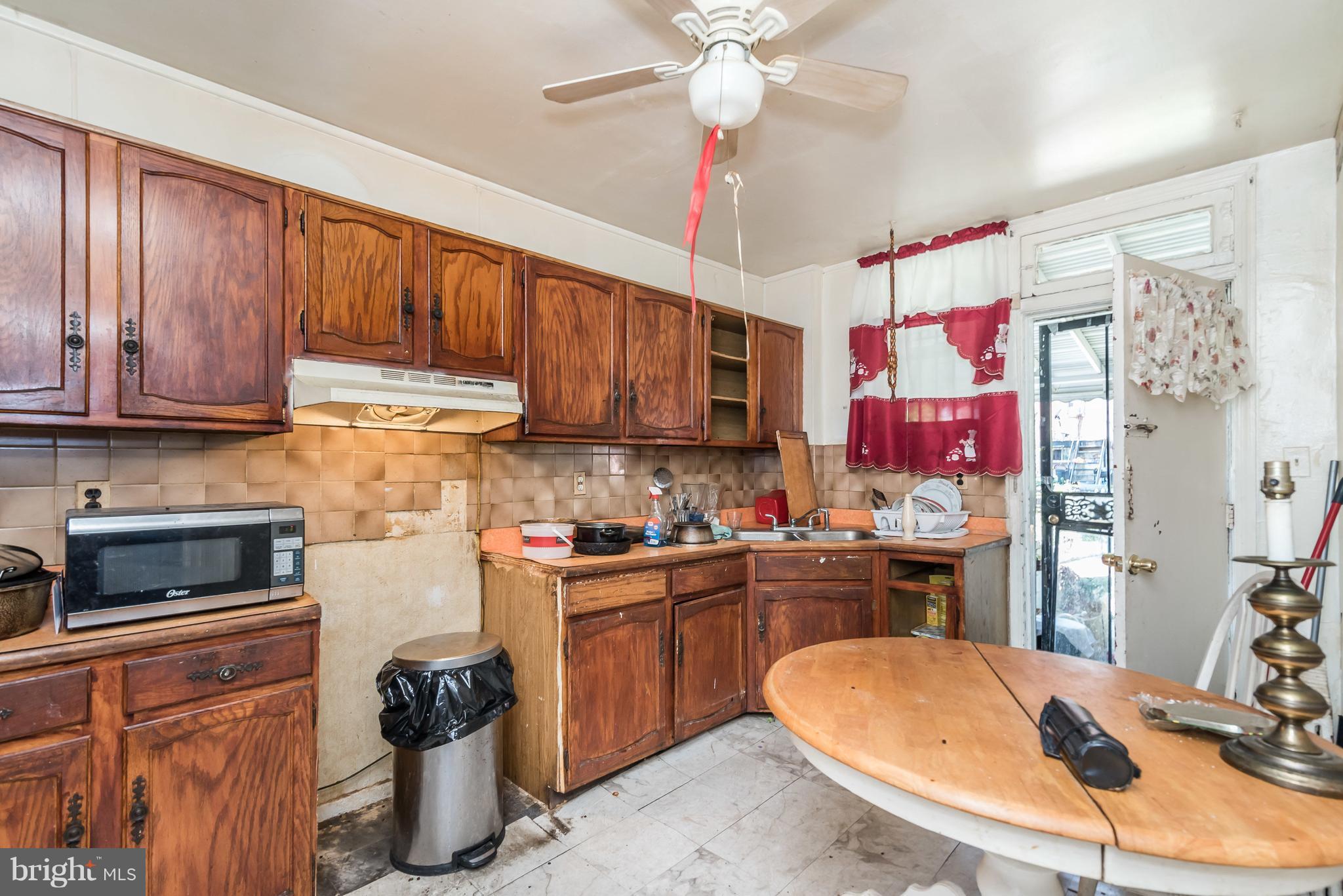 LAKEWOOD APARTMENTS - Residential