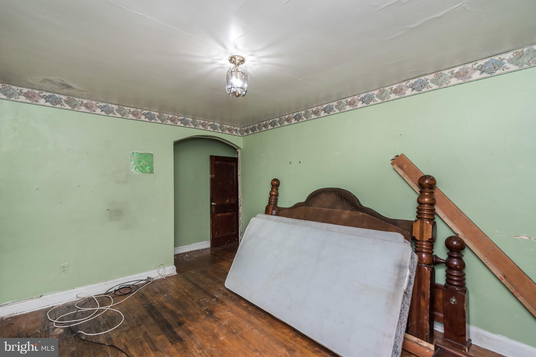 LAKEWOOD APARTMENTS - Residential