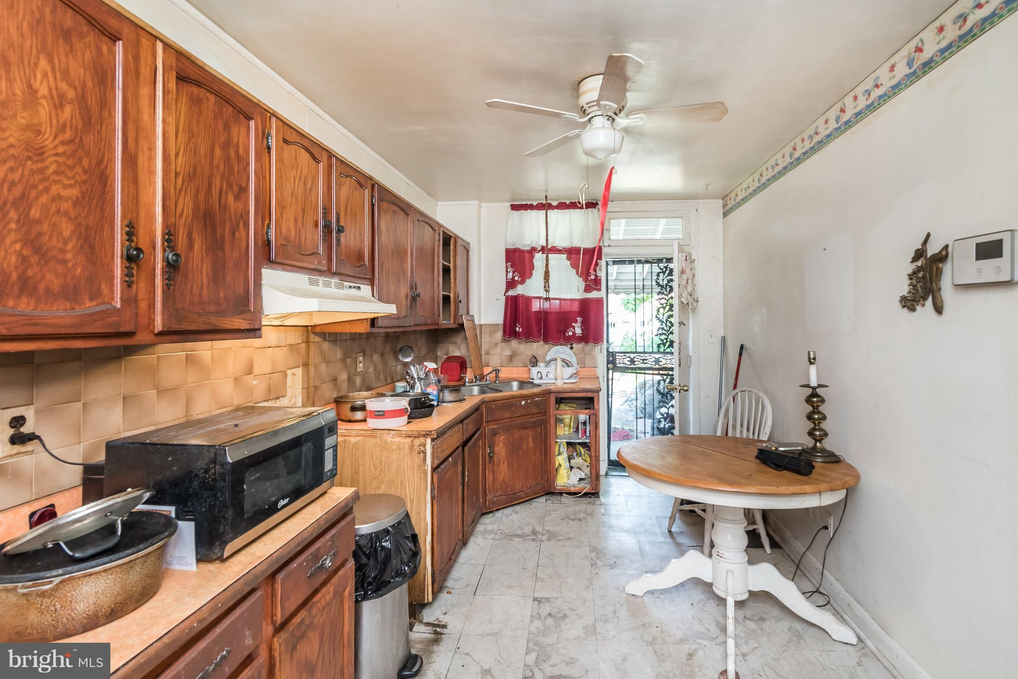 LAKEWOOD APARTMENTS - Residential