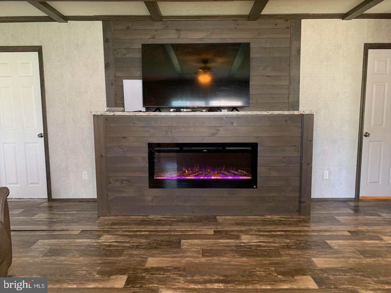 NORTH CREST ACRES PARK - Residential