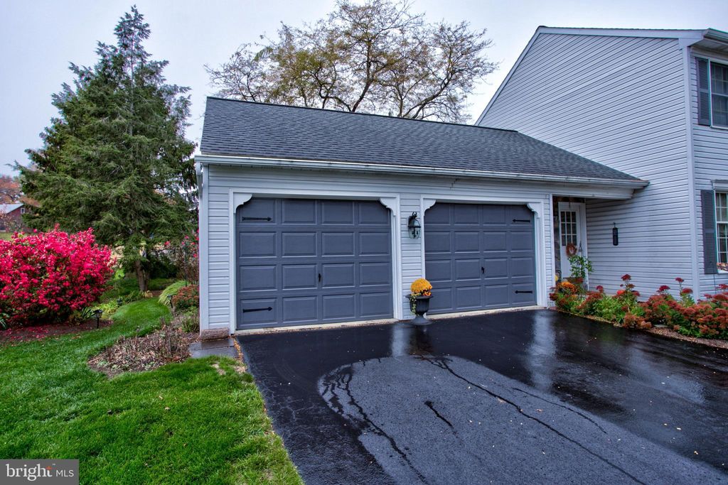 Photo of 105 BENT TREE DR, LANCASTER, PA 17603 (MLS # PALA2027026)