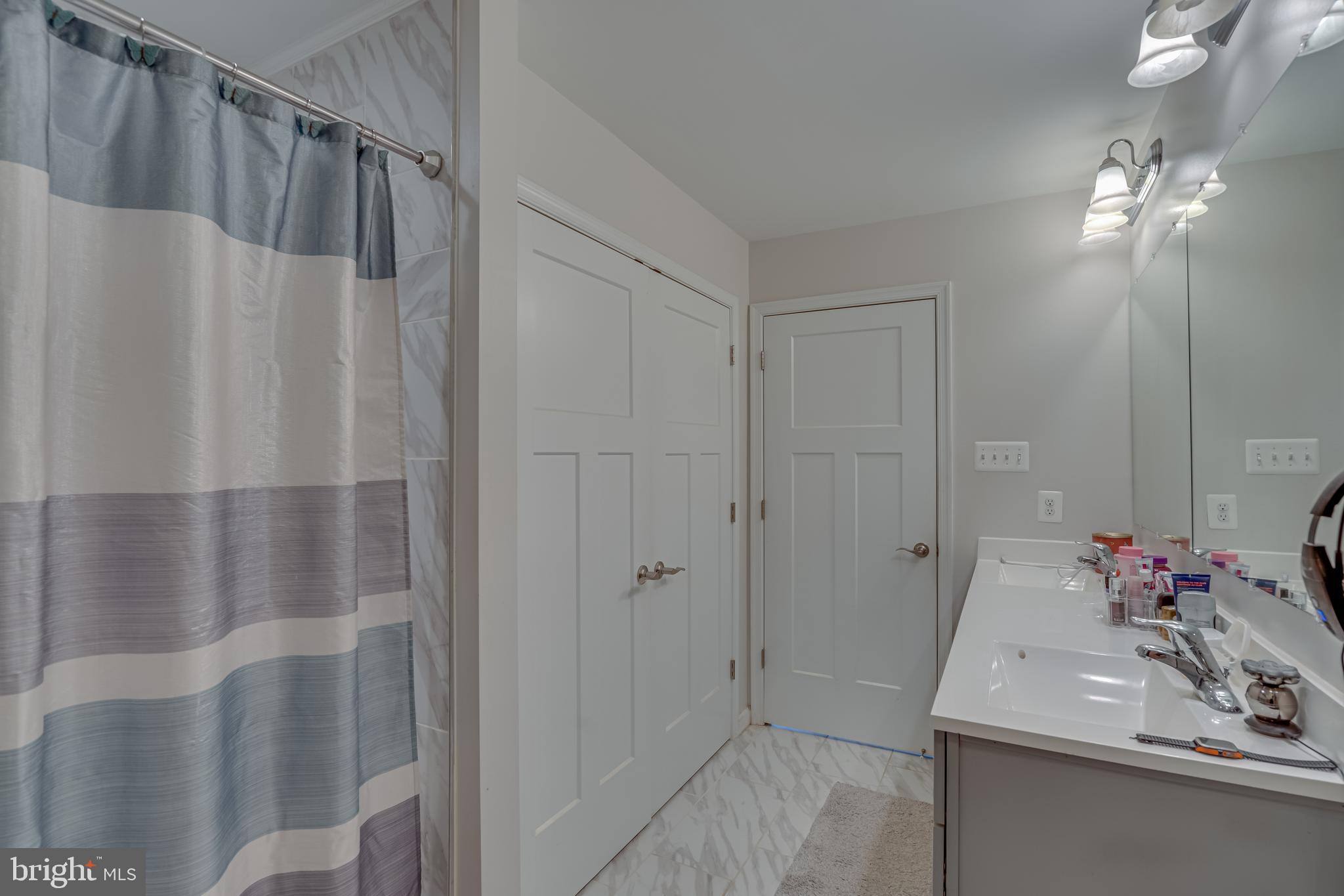 LAKEVIEW - Residential