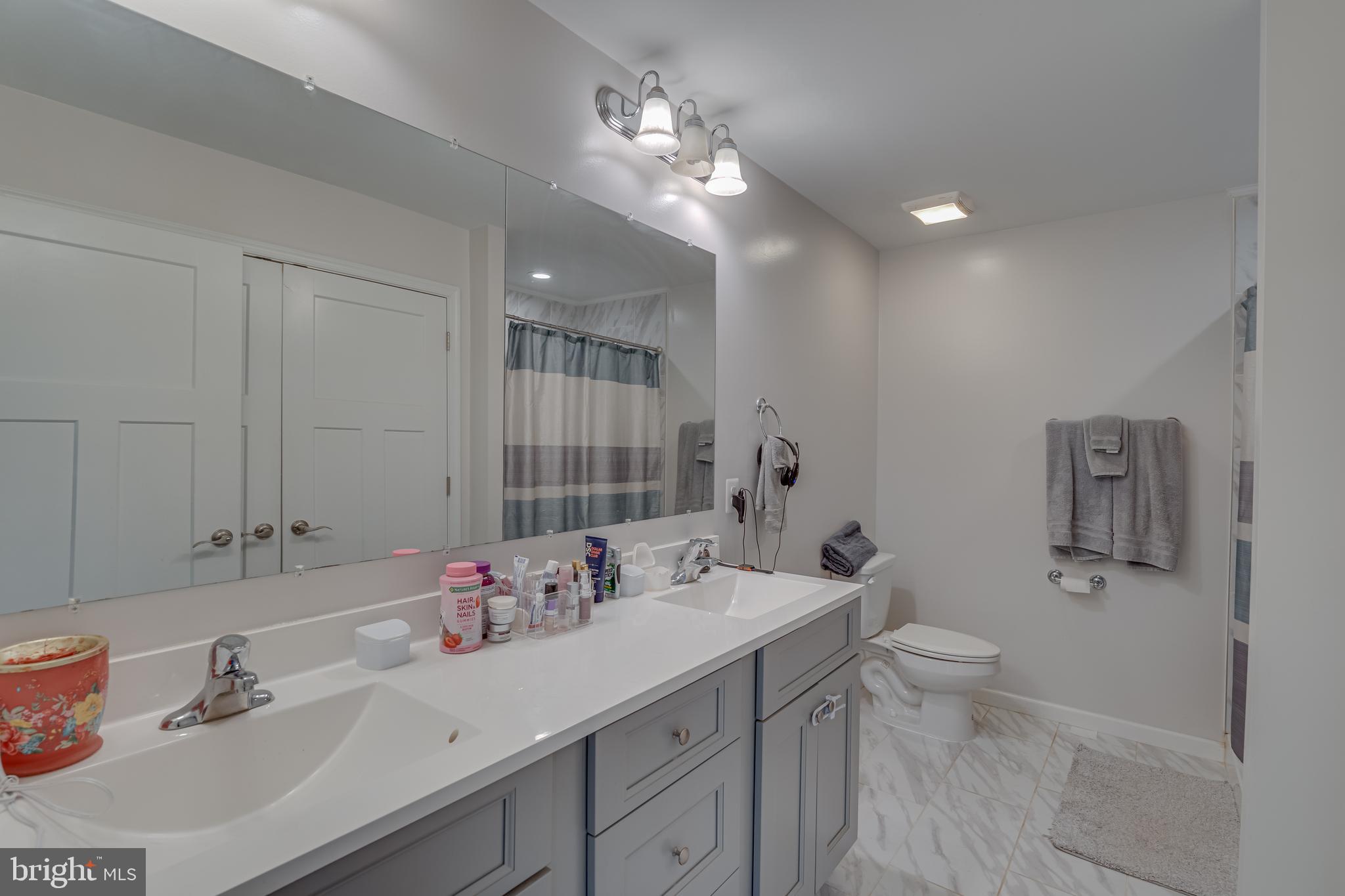 LAKEVIEW - Residential