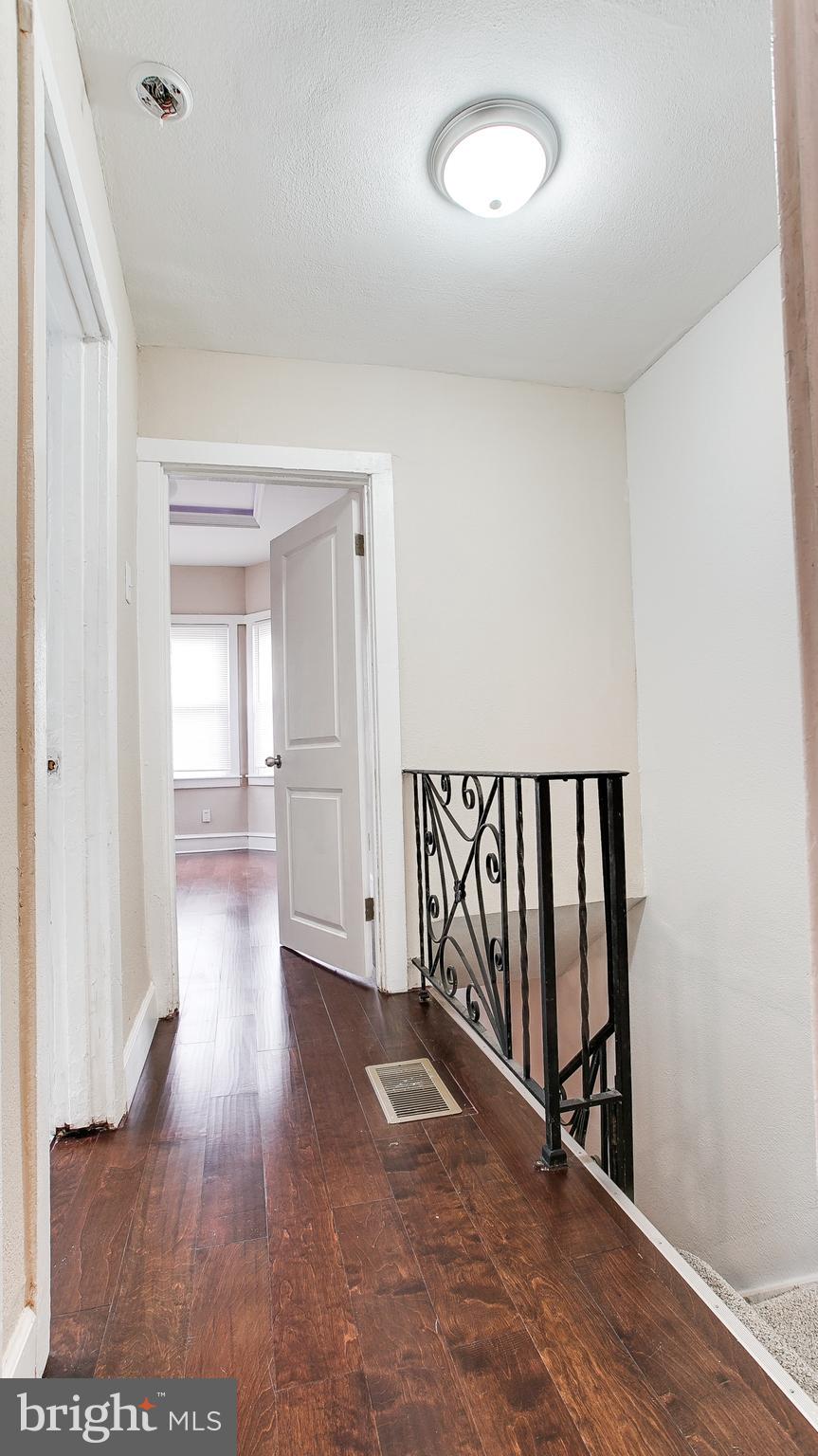 ELMWOOD PARK - Residential