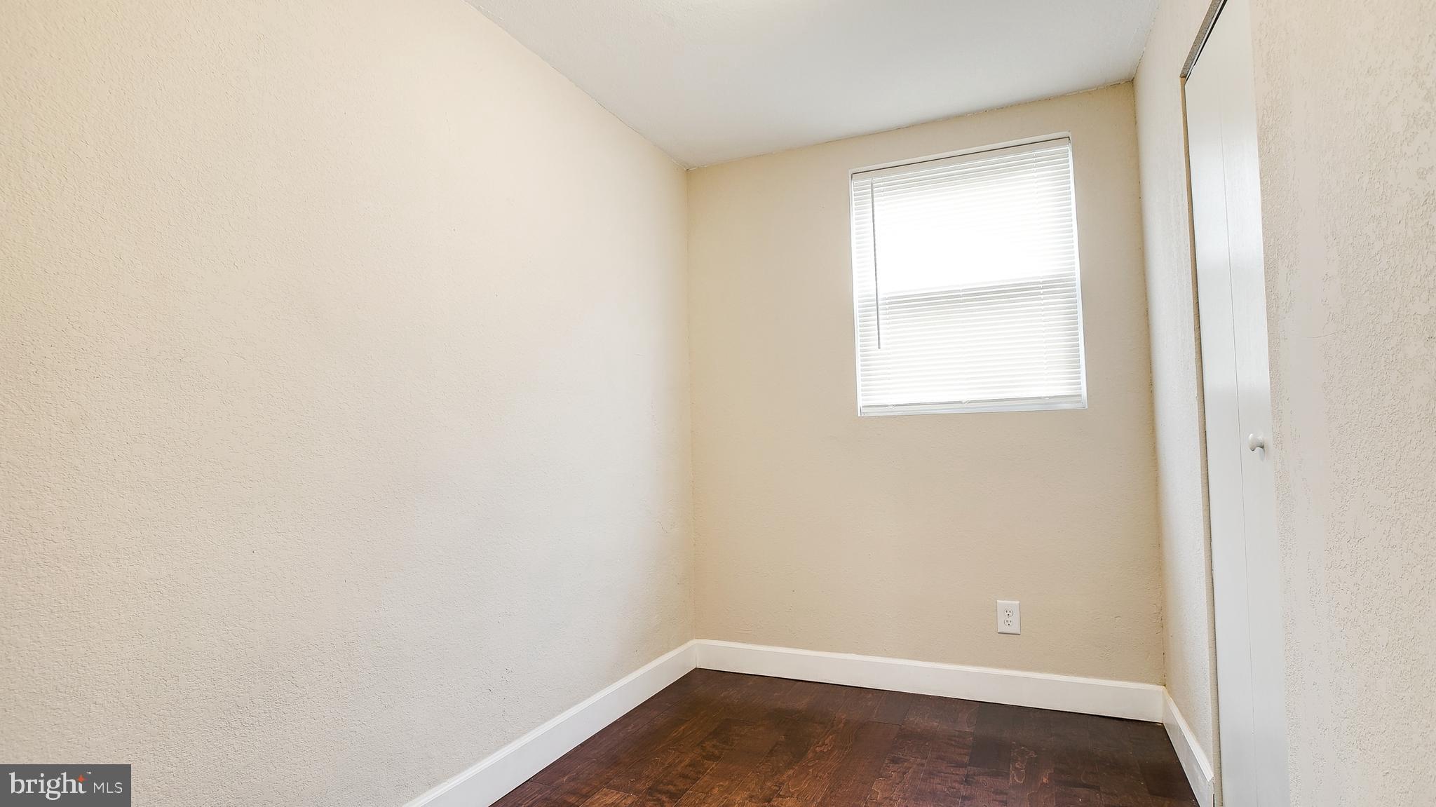 ELMWOOD PARK - Residential