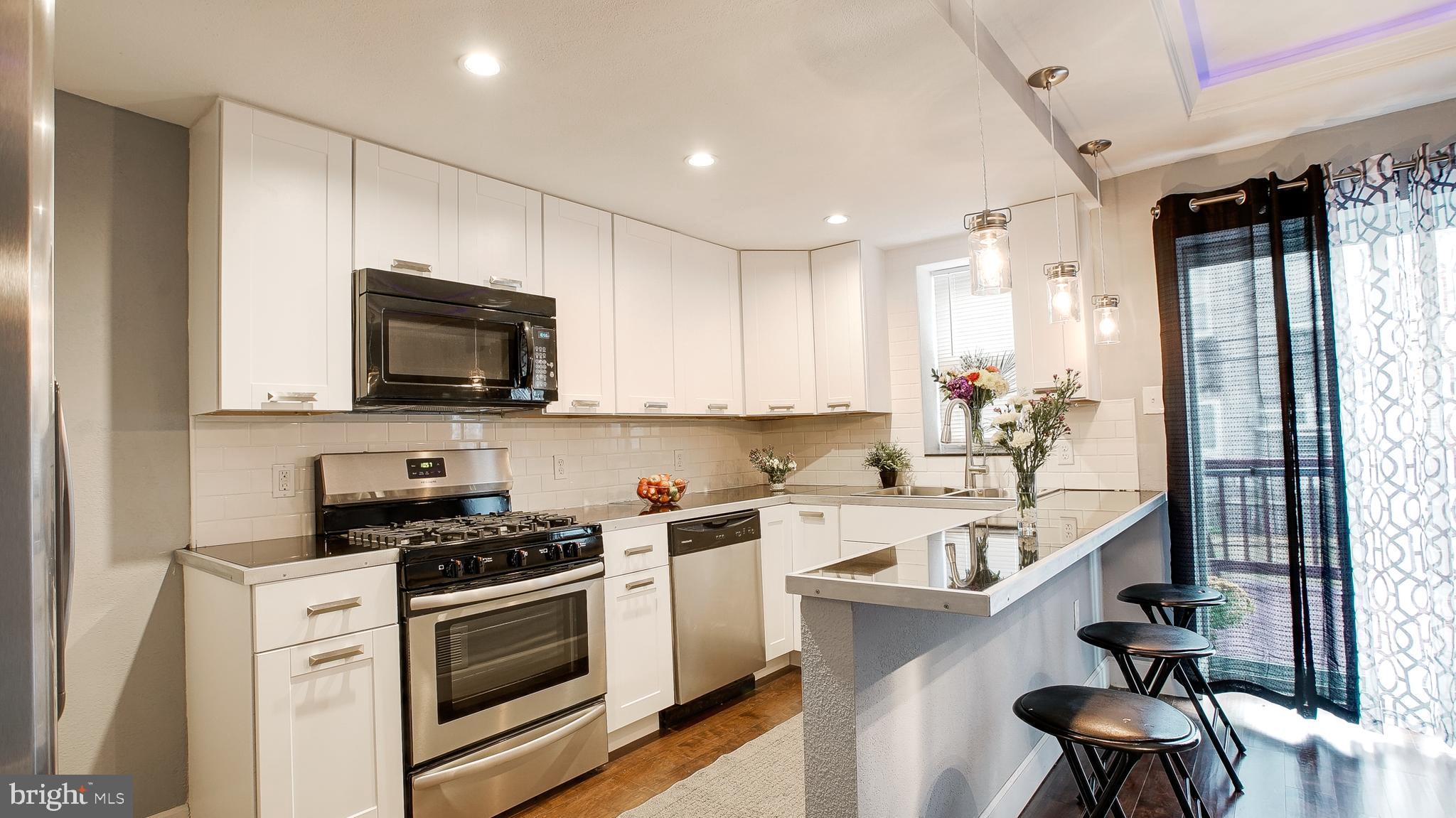 ELMWOOD PARK - Residential