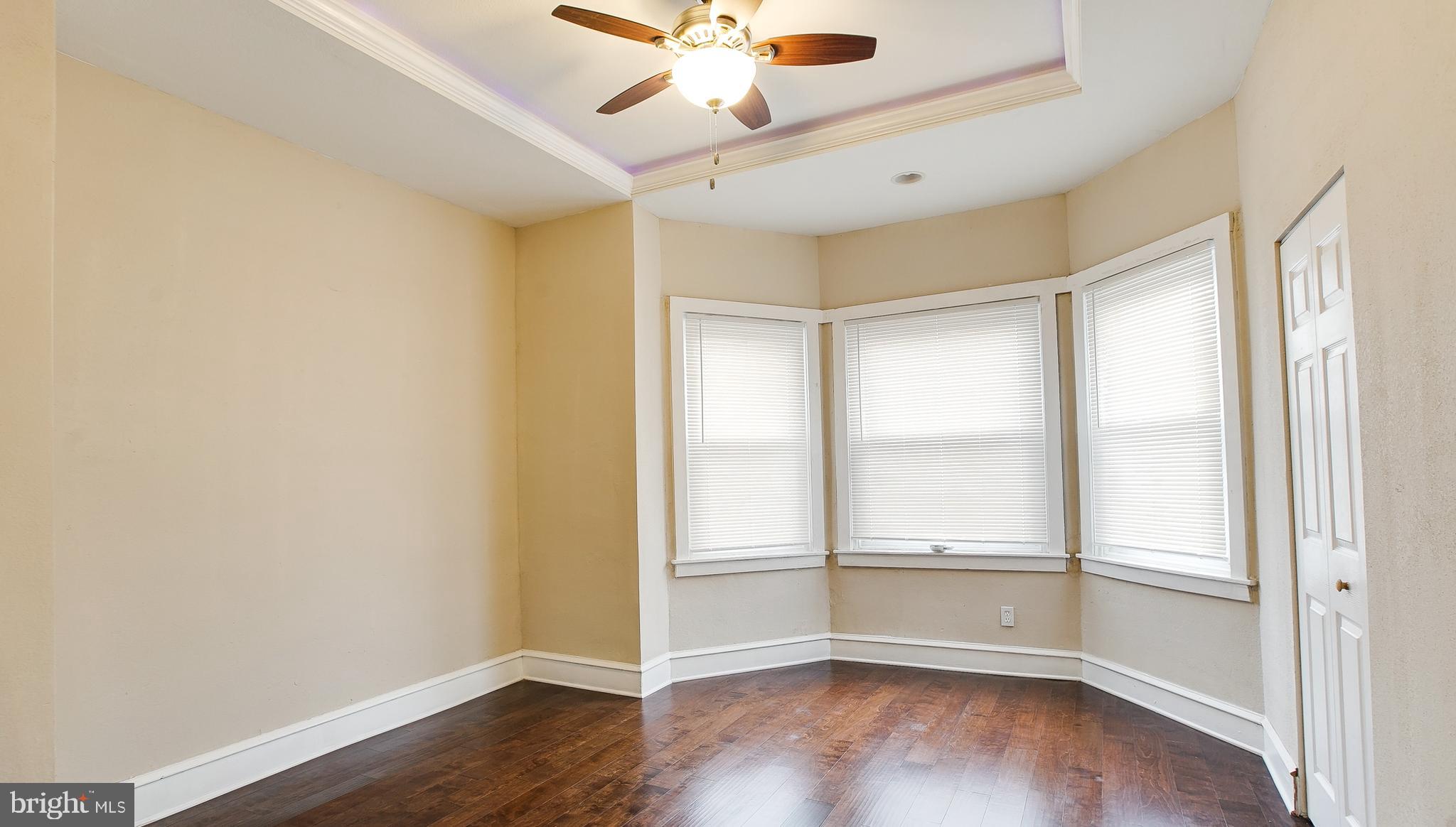 ELMWOOD PARK - Residential