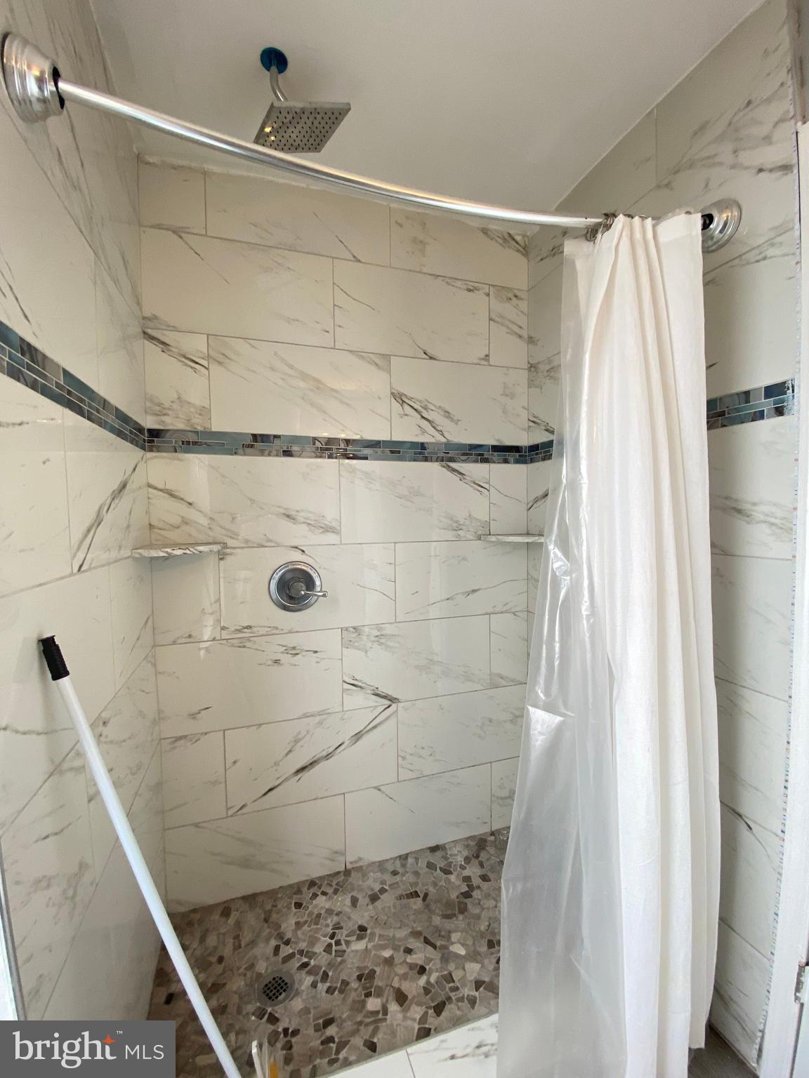 TEMPLE UNIVERSITY - Residential Lease