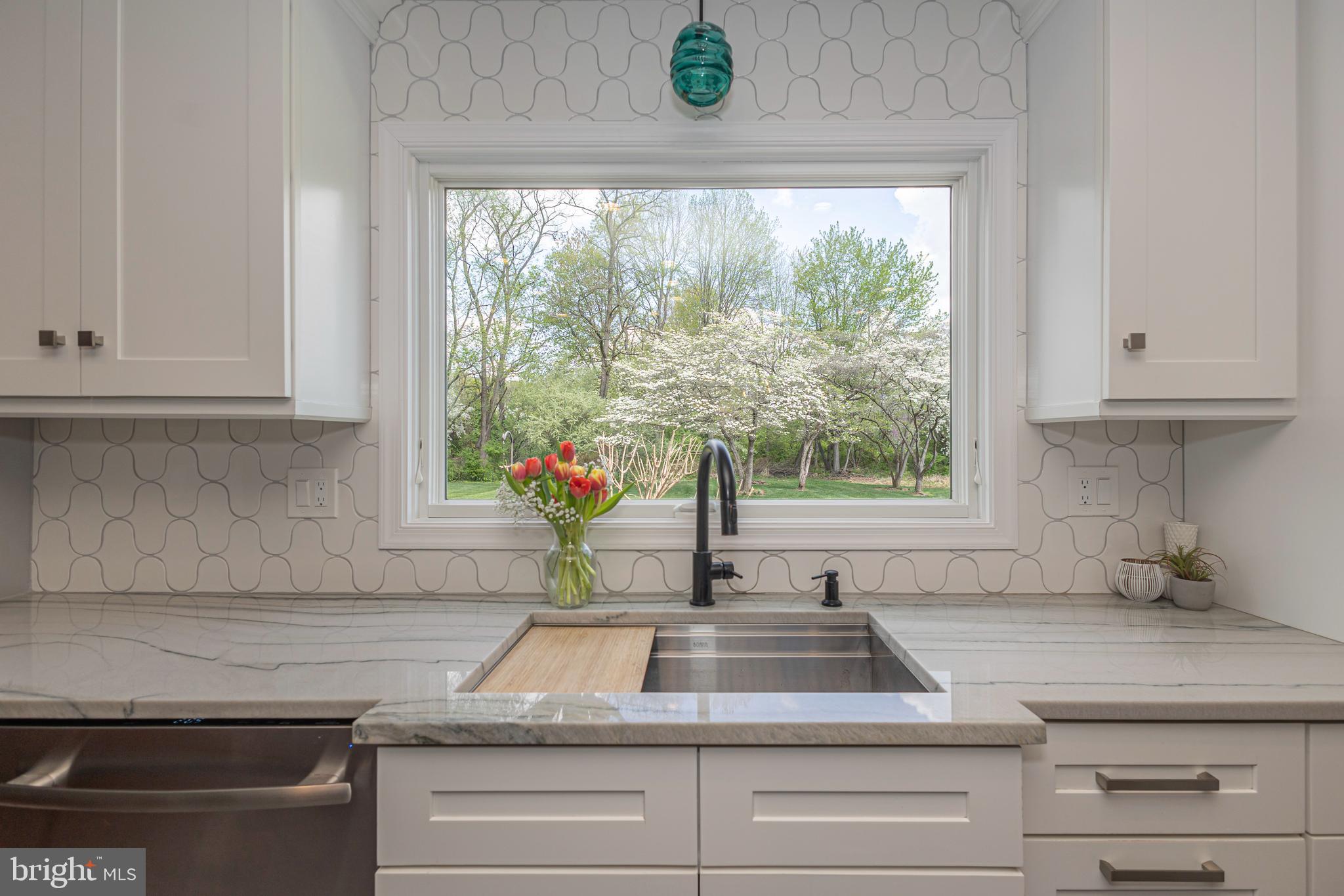 MOUNT EYRE MANOR - Residential